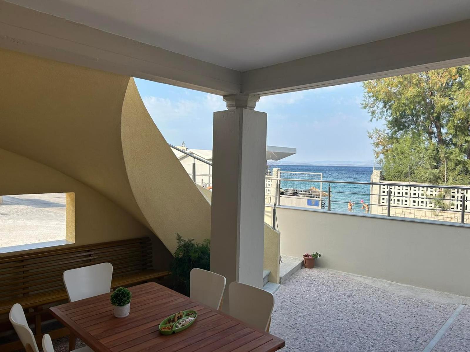 Blue Flag Award Winning Ormos Lo Beach: 1 Villa *